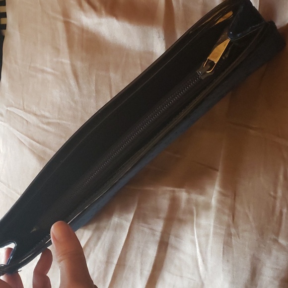 Gucci Tom Ford 1997 Blue Velvet patent monogram wristlet clutch - Picture 3 of 9